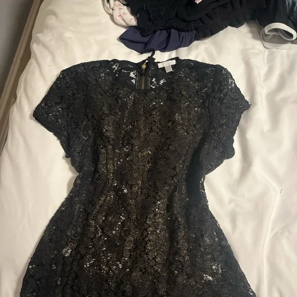 Elegant Black Lace Top - Picture 2 of 4